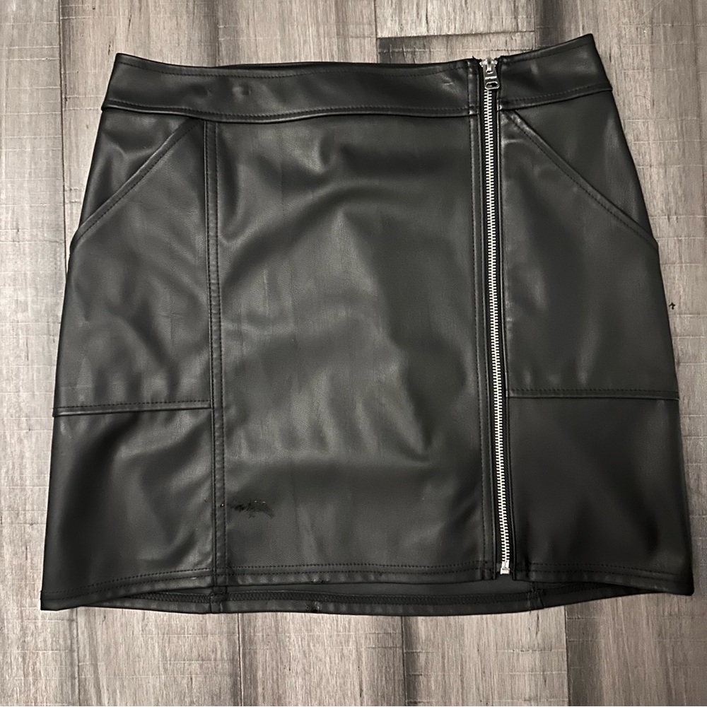 Express clothes faux leather mini skirt with zipper. Never worn